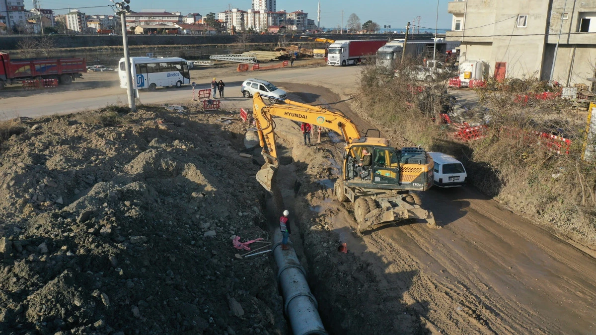 FATSA KONAKBAŞI&rsquo;NDA ALTYAPI YAĞMUR SUYU HATTIYLA G&Uuml;&Ccedil;LENİYOR