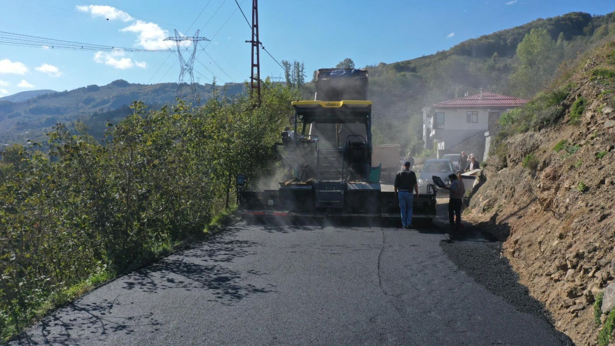 GÖLKÖY’DE 3 MAHALLEYE HİTAP EDEN YOL ASFALTLANIYOR
