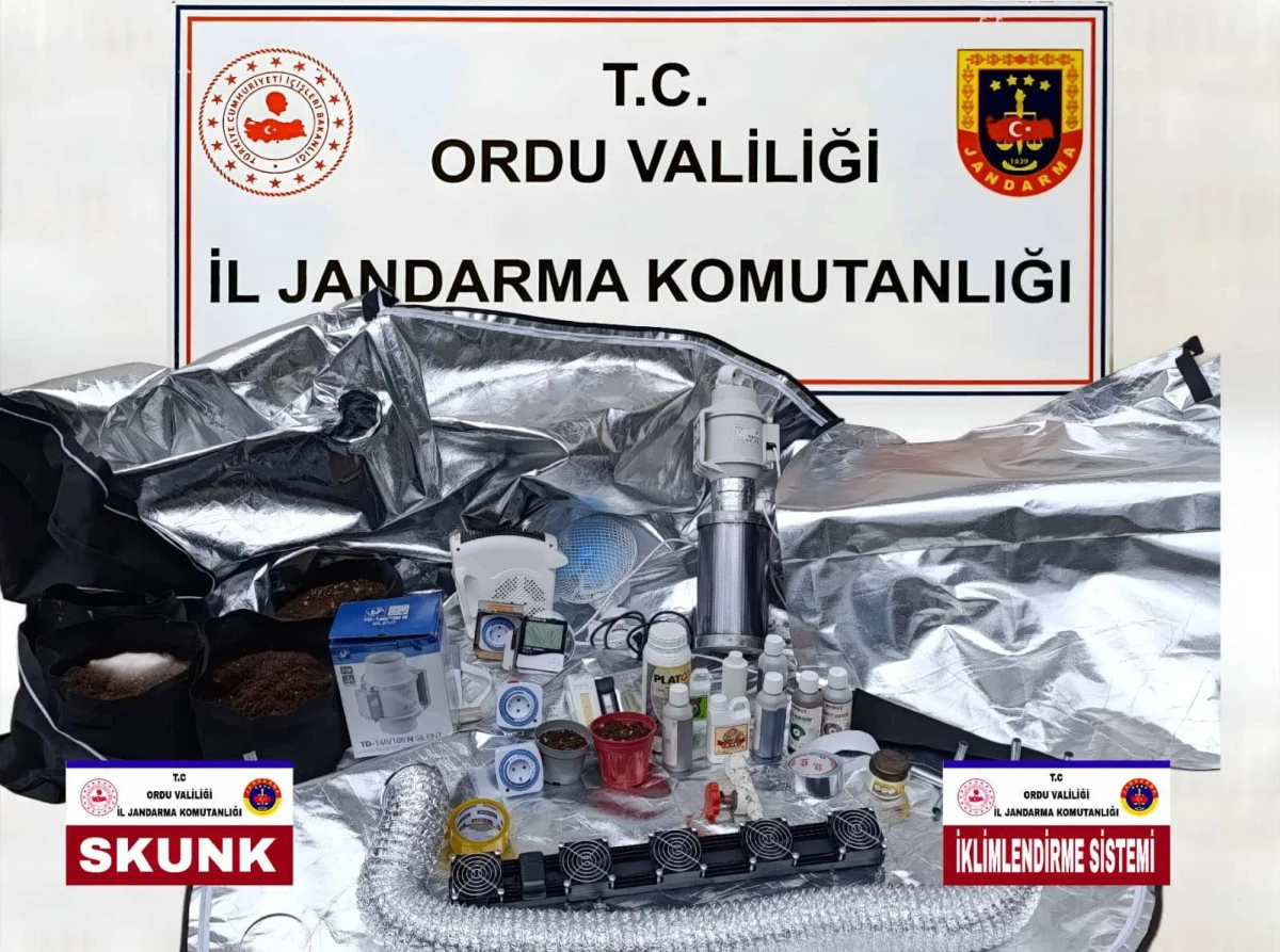 JANDARMA&rsquo;NIN UYUŞTURUCU İLE M&Uuml;CADELESİ S&Uuml;R&Uuml;YOR