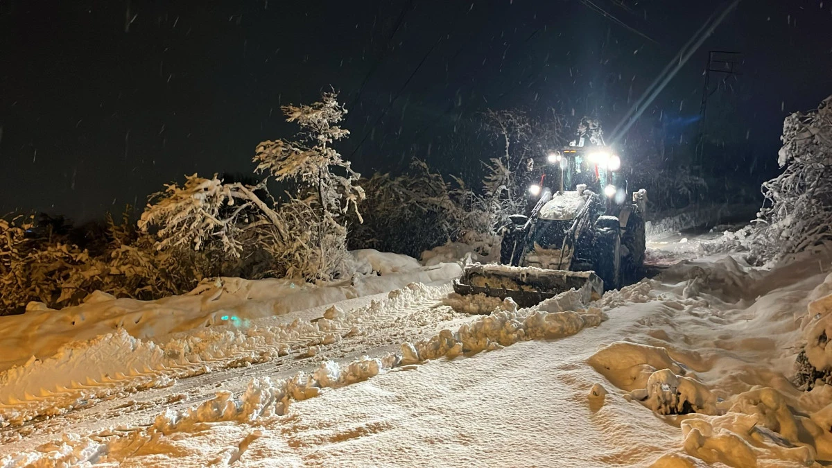 ORDU B&Uuml;Y&Uuml;KŞEHİR BELEDİYESİ KARLA M&Uuml;CADELEDE SEFERBER OLDU