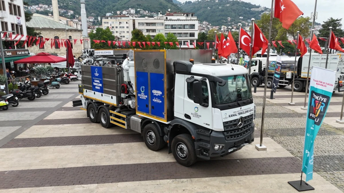 ORDU B&Uuml;Y&Uuml;KŞEHİRİN KANAL TEMİZLEME ARACI TOKAT&rsquo;TA 30 YILI AŞKIN SORUNU &Ccedil;&Ouml;ZD&Uuml;