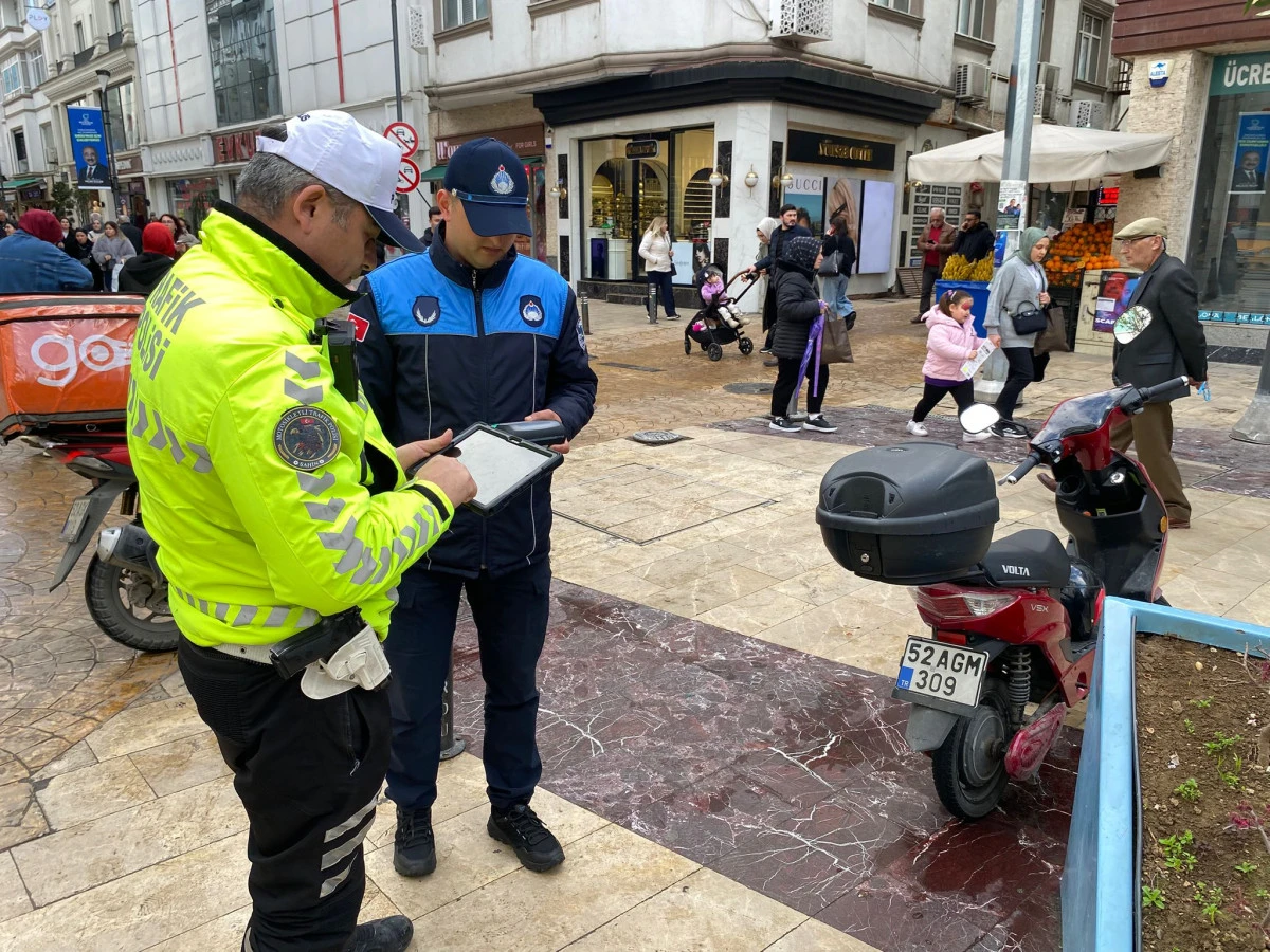 ORDU&rsquo;DA TRAFİĞE KAPALI CADDELERDE MOTOSİKLET DENETİMİ