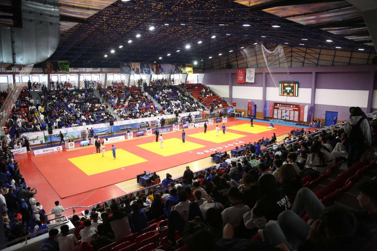 ORDU’DA YILDIZLAR TÜRKİYE JUDO ŞAMPİYONASI HEYECANI BAŞLADI