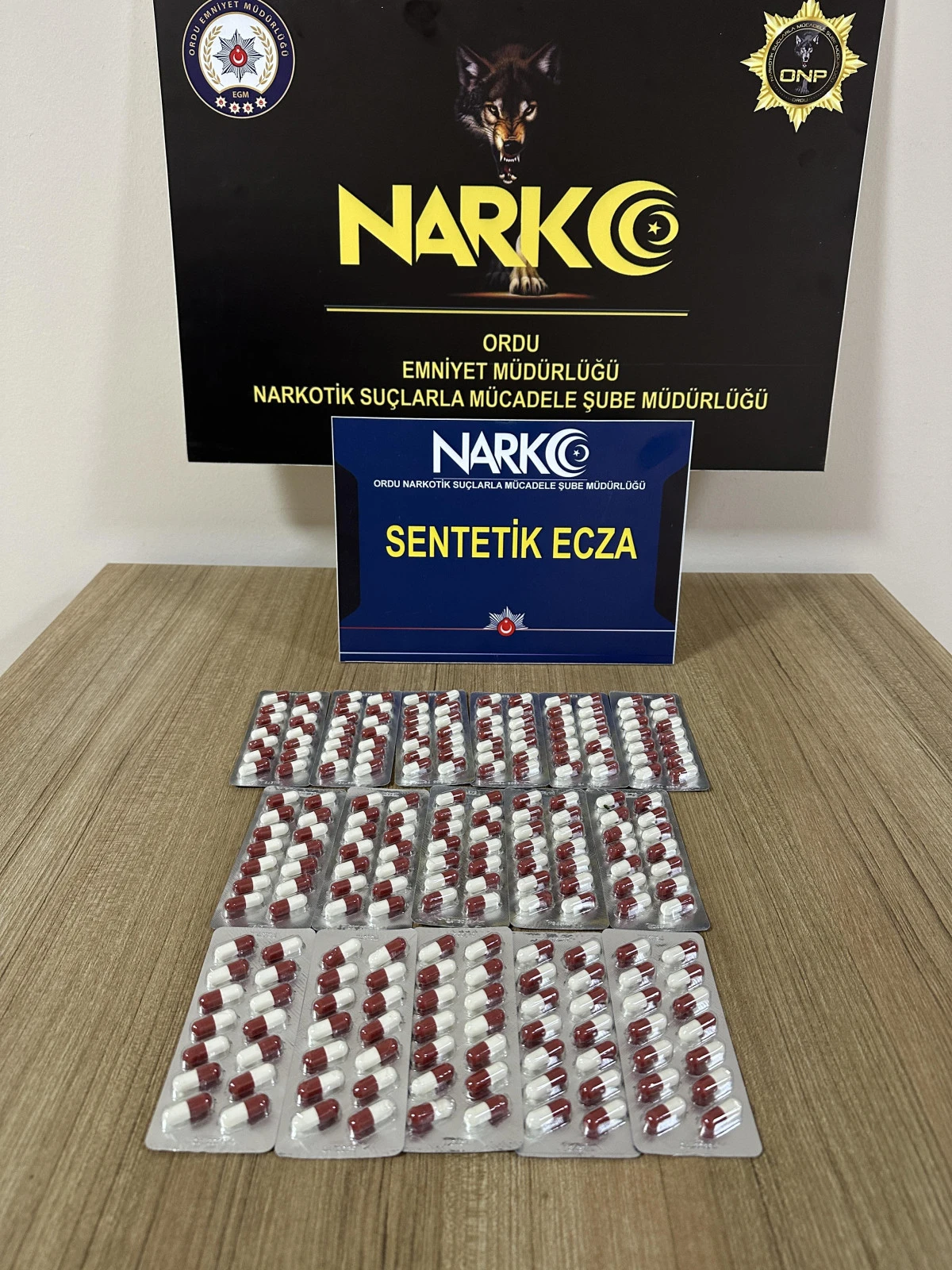 ORDU'DA ZEHİR TACİRLERİNE DARBE: 1.080 ADET SENTETİK ECZA ELE GE&Ccedil;İRİLDİ, 4 TUTUKLAMA!