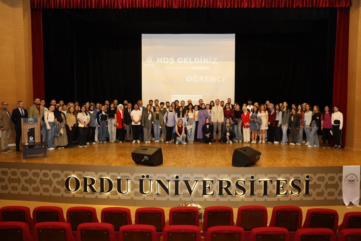 Rektör Baş, “Rektör-Öğrenci Buluşması kapsamında Ordu Üniversitesi Öğrencileri ile Bir Araya Geldi
