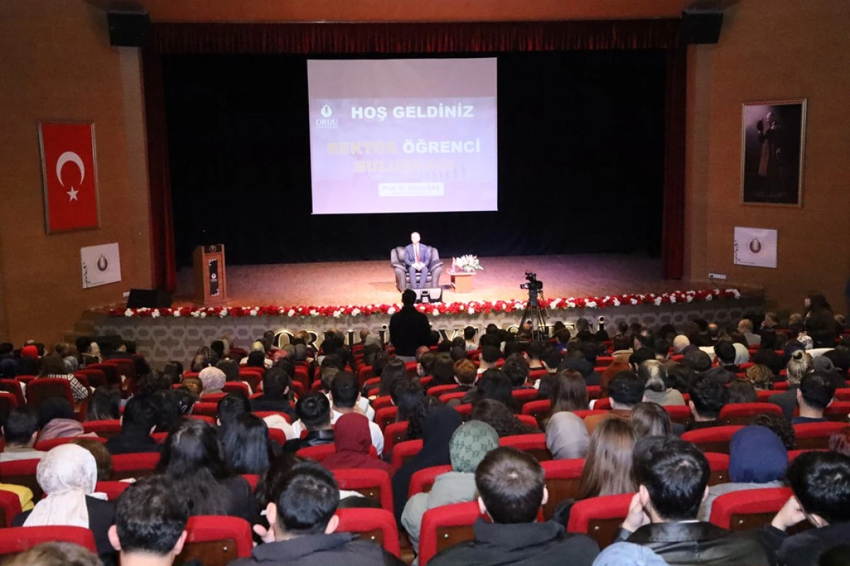 Rekt&ouml;r Baş, &ldquo;Rekt&ouml;r &Ouml;ğrenci Buluşması" Programı Kapsamında &Ouml;ğrenciler ile Bir Araya Geldi