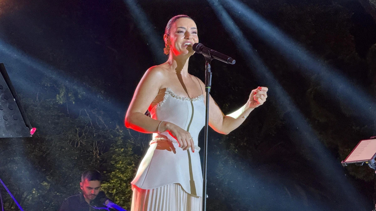 SEVCAN ORHAN’DAN ÜNYE’DE UNUTULMAZ KONSER