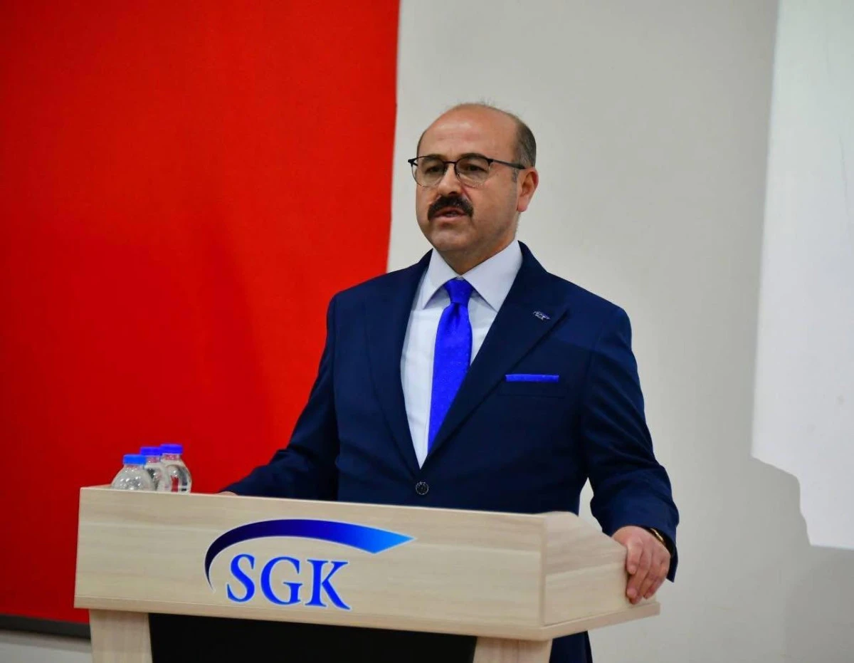             Sosyal Güvenlik İl Müdürü Mehmet Yaşar Günay’ın “2025 Yılı Sosyal Güvenlik Bilgilendirme ve Rehberlik” mesajı