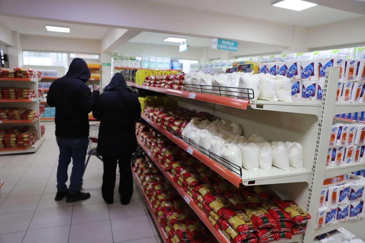 SOSYAL MARKET RAMAZAN AYINDA İHTİYAÇ SAHİPLERİNİ YALNIZ BIRAKMIYOR 