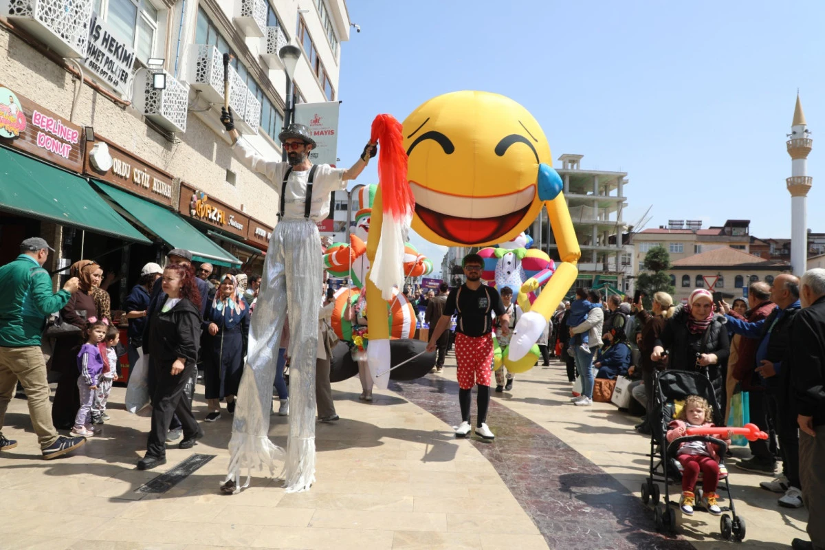 TİYATRO FESTİVALİ G&Ouml;RKEMLİ BAŞLADI 