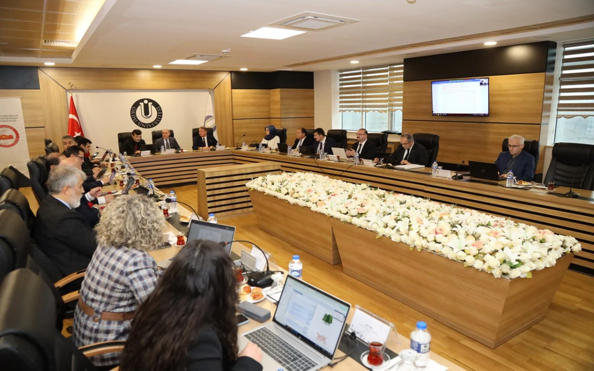 &Uuml;AK Y&ouml;netim Kurulu Toplantısı &Uuml;niversitemiz Ev Sahipliğinde Ger&ccedil;ekleştirildi