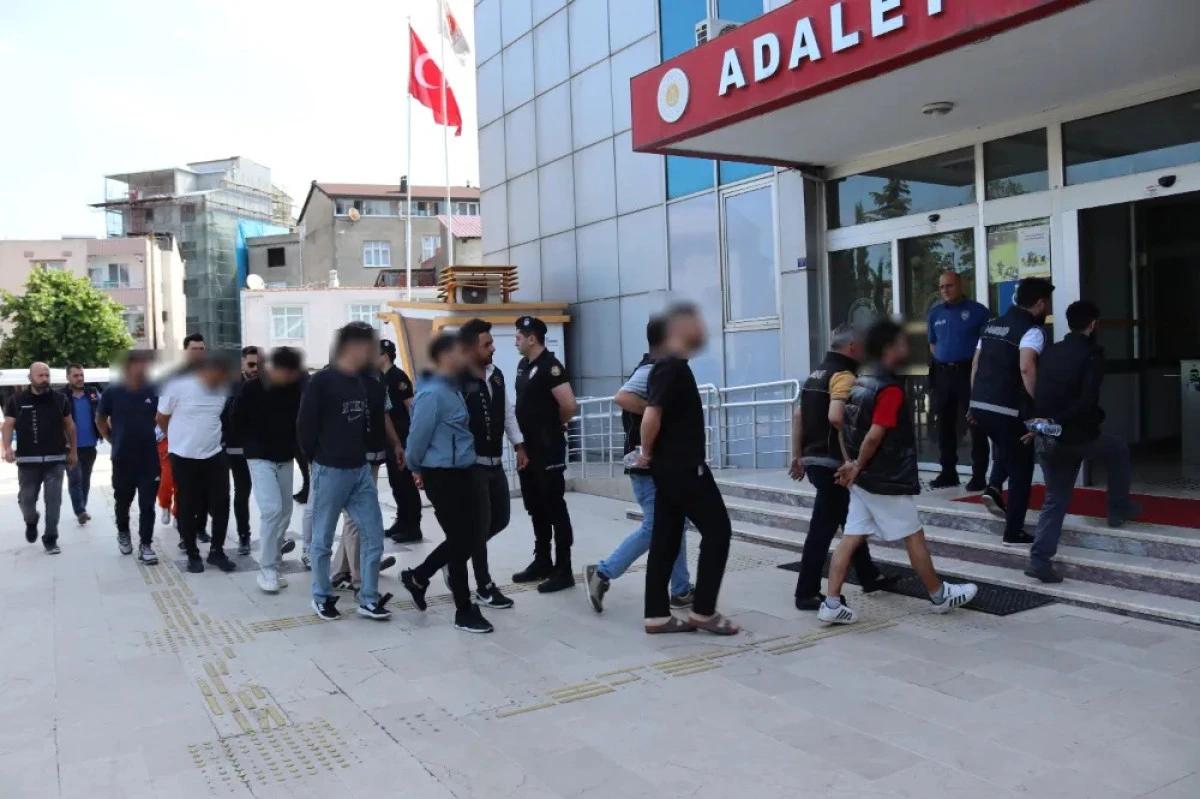 ÜNYE'DE 26 ADRESTE UYUŞTURUCU OPERASYONU 