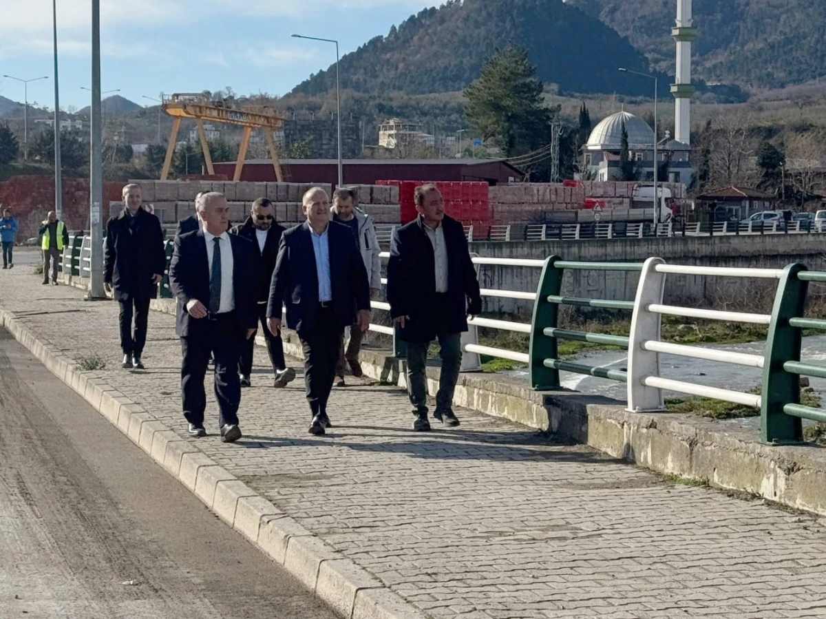 &Uuml;NYE&rsquo;DE DERE YATAKLARINDA TAŞKIN RİSKİNİ AZALTACAK &Ccedil;ALIŞMALAR YERİNDE İNCELENDİ