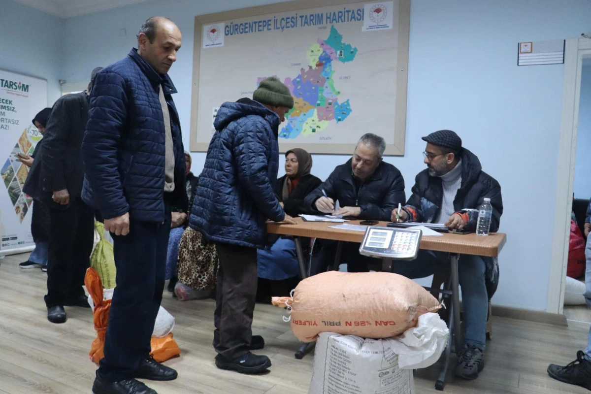 &Uuml;RETİCİNİN EMEĞİ DEĞERİNDE ALINIYOR, Y&Uuml;ZLER G&Uuml;L&Uuml;YOR