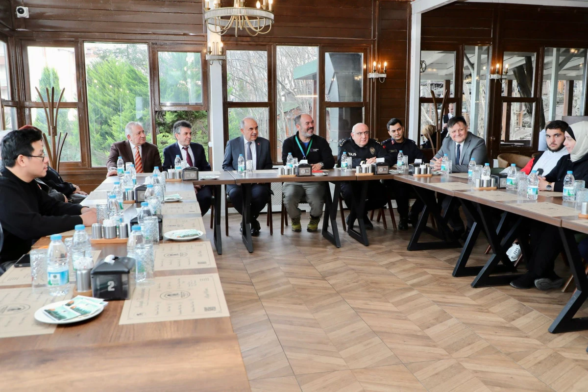 Vali Erol, Avustralya, Endonezya ve Filipinler&rsquo;den Gelen Turizm Acentesi Temsilcileriyle Bir Araya Geldi