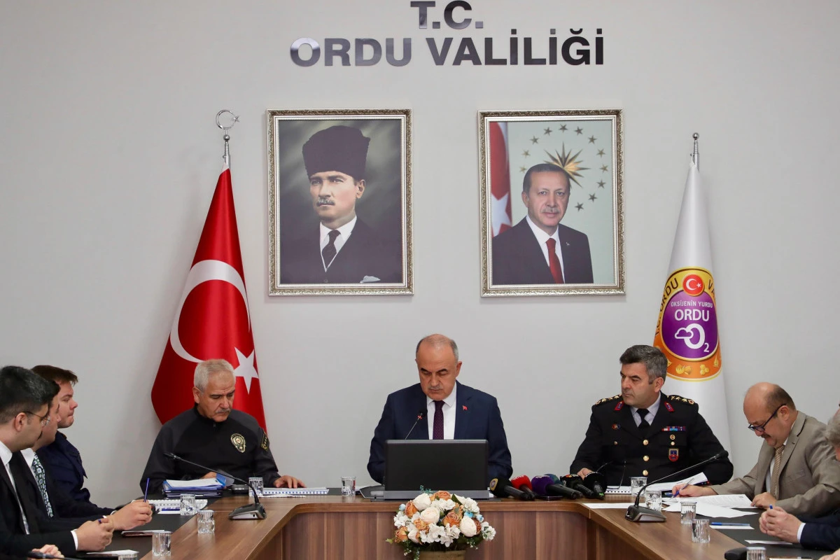 Vali Erol, Basın Mensuplarına Değerlendirmelerde Bulundu