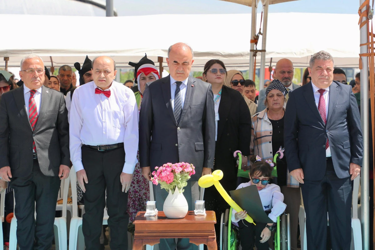 Vali Erol, Engelliler Haftası Münasebetiyle Düzenlenen Programa Katıldı