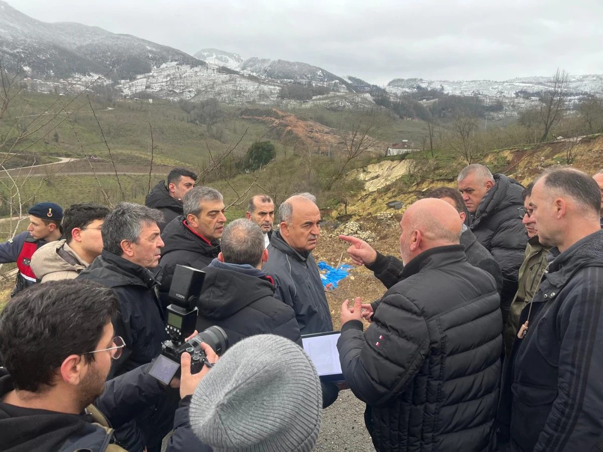Vali Erol, Heyelan B&ouml;lgelerinde İncelemede Bulundu