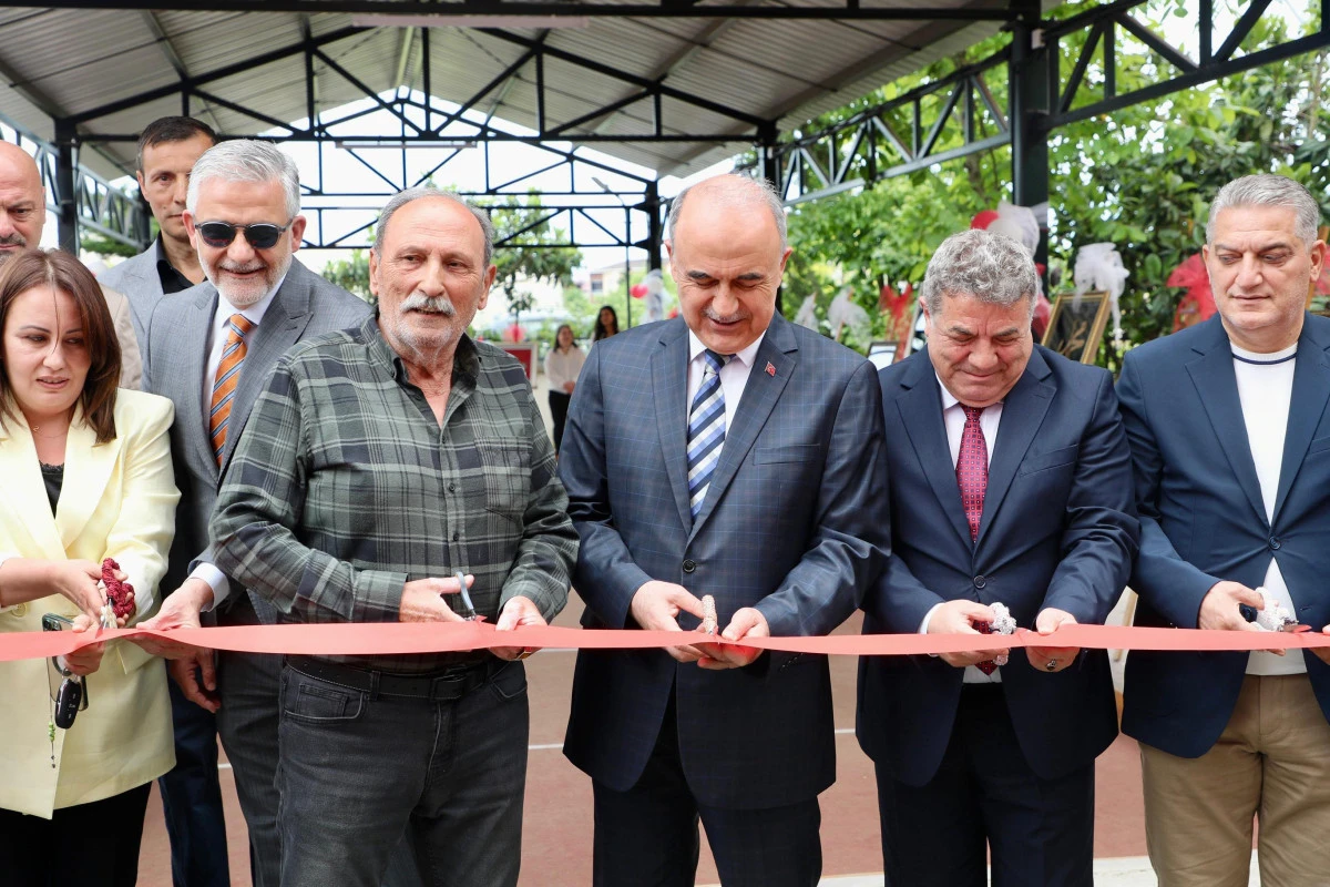 Vali Erol, Huzurevi Sakinlerinin Hazırladığı “El Ürünleri Sergisi”nin Açılışını Yaptı