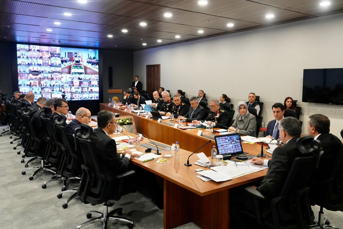 Vali Erol, İ&ccedil;işleri ve Milli Eğitim Bakanlarımızın Başkanlığında D&uuml;zenlenen VKS Toplantısına Katıldı