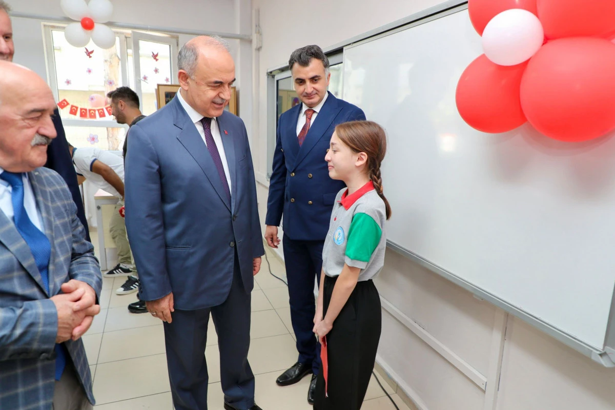 Vali Erol, İlköğretim Haftası Kutlama Programına Katıldı