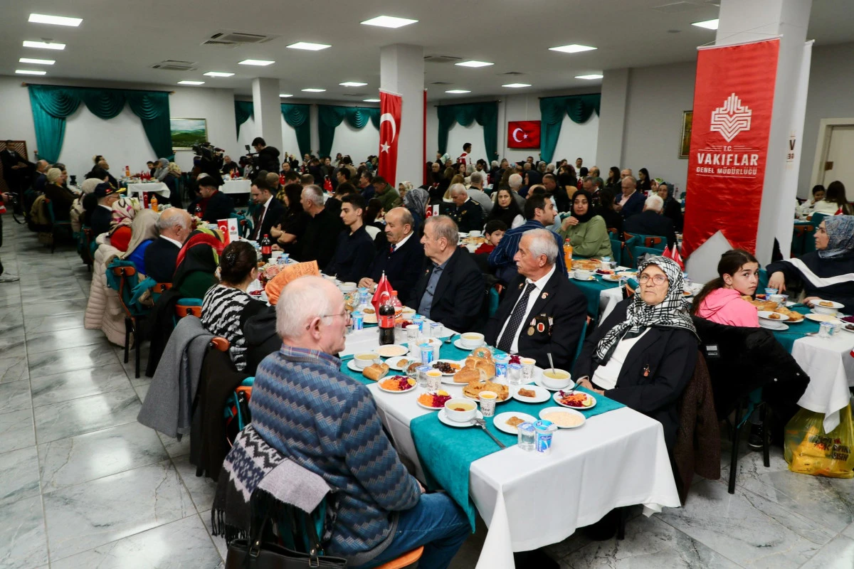 Vali Erol, Şehit Aileleri ve Gazilerimizle İftar Yemeğinde Bir Araya Geldi