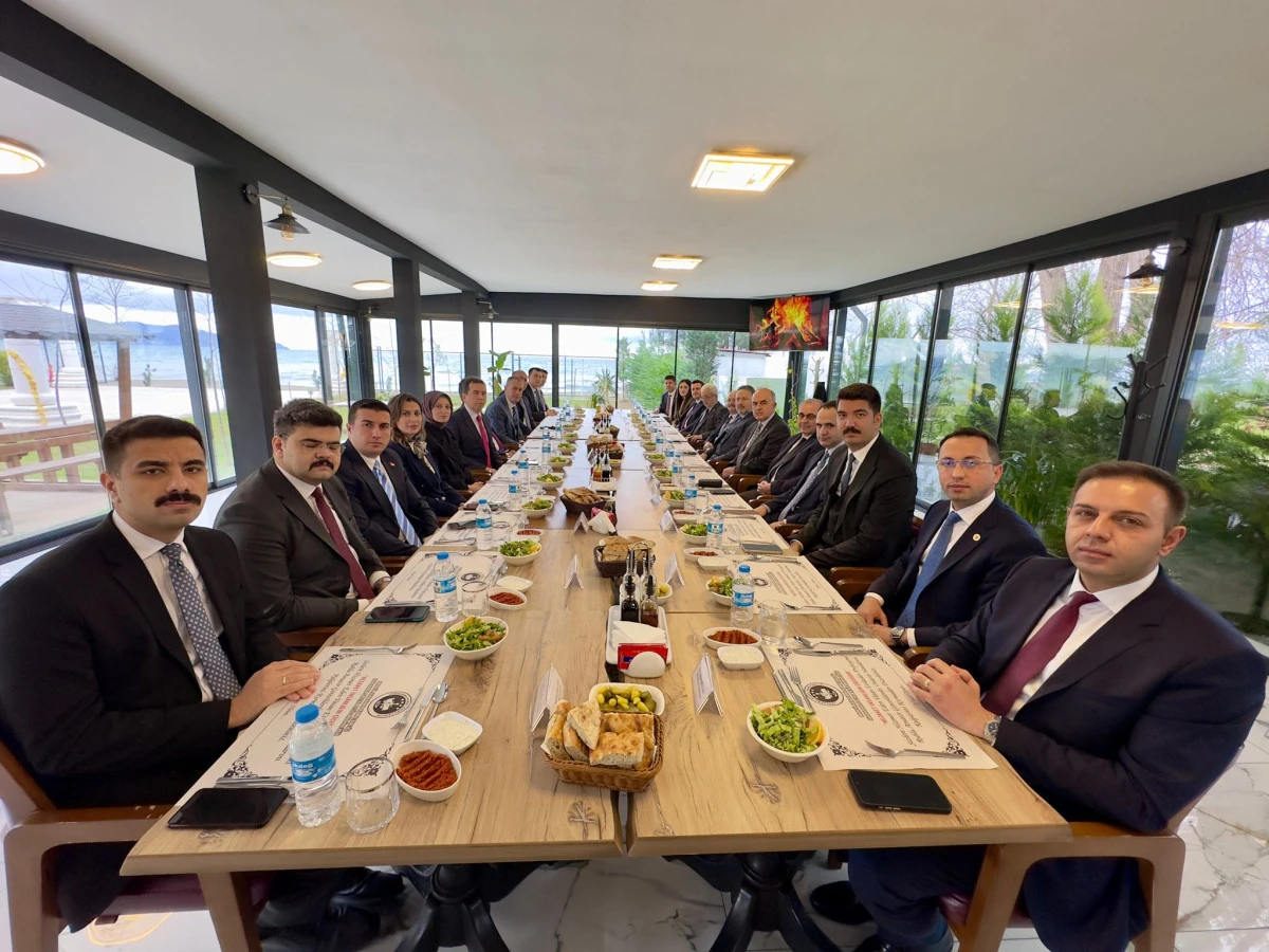 Vali Erol&rsquo;dan İdareciler G&uuml;n&uuml; Yemeği