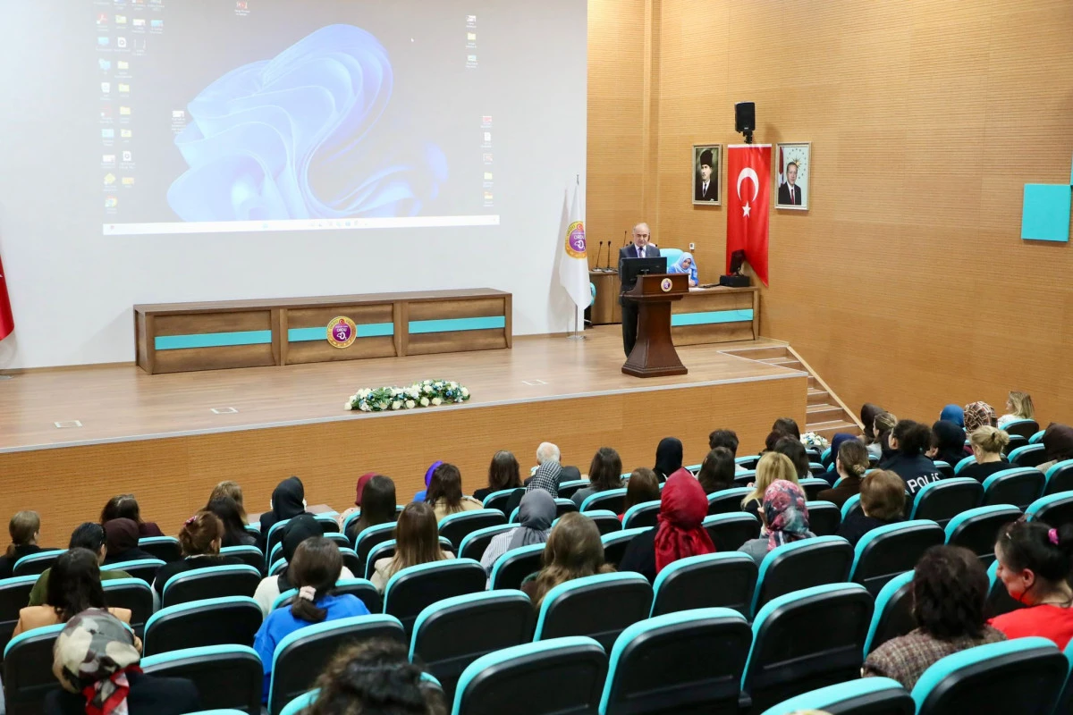 Valilik Kamp&uuml;s&uuml;nde &Ccedil;alışan Kadınların &ldquo;8 Mart D&uuml;nya Kadınlar G&uuml;n&uuml;&rdquo; Kutlandı