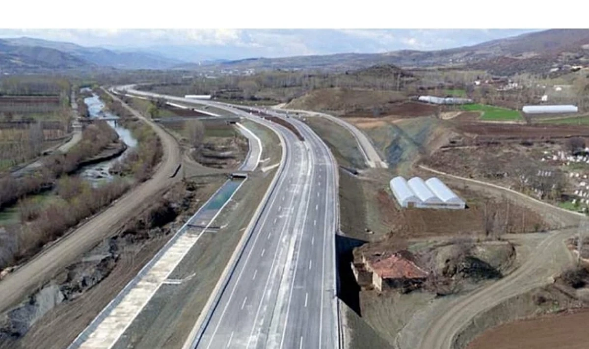 İYİ Parti İl Başkanı Erkan Er: "Niksar&ndash;Akkuş&ndash;&Uuml;nye Yolu 8 Yıldır Neden Bitirilemedi?" 